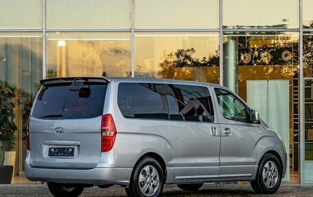 Hyundai Grand Starex Grand Starex I рестайлинг 2, 2014 год, 1 995 000 рублей, 6 фотография