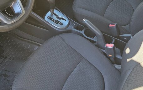KIA Rio III рестайлинг, 2013 год, 825 000 рублей, 6 фотография