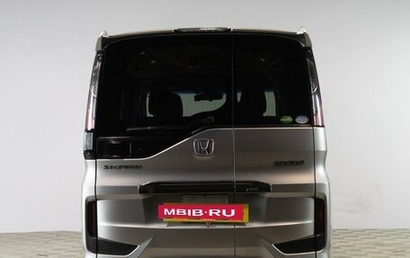 Honda Stepwgn IV рестайлинг, 2018 год, 2 349 000 рублей, 6 фотография