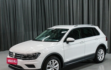 Volkswagen Tiguan II, 2018 год, 1 970 000 рублей, 3 фотография