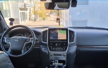 Toyota Land Cruiser 200, 2017 год, 5 000 000 рублей, 2 фотография