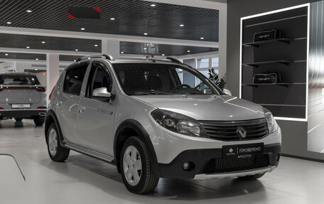 Renault Sandero I, 2014 год, 785 000 рублей, 2 фотография