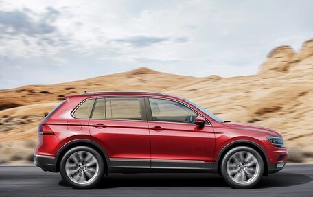 Volkswagen Tiguan II, 2017 год, 2 100 000 рублей, 2 фотография