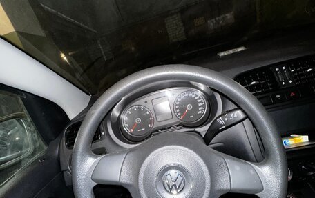 Volkswagen Polo VI (EU Market), 2011 год, 350 000 рублей, 3 фотография