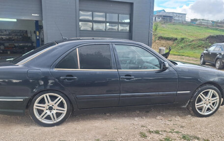 Mercedes-Benz E-Класс, 2001 год, 380 000 рублей, 3 фотография