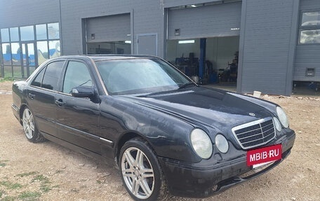 Mercedes-Benz E-Класс, 2001 год, 380 000 рублей, 2 фотография