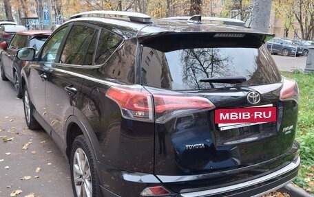 Toyota RAV4, 2017 год, 2 450 000 рублей, 3 фотография