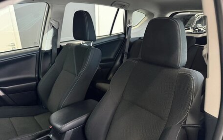 Toyota RAV4, 2017 год, 2 050 000 рублей, 12 фотография