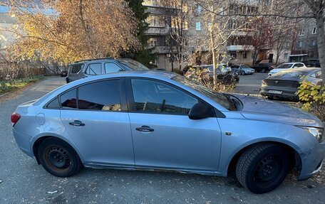 Chevrolet Cruze II, 2010 год, 320 000 рублей, 2 фотография