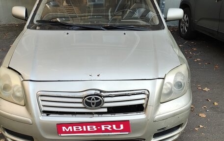 Toyota Avensis III рестайлинг, 2004 год, 450 000 рублей, 5 фотография