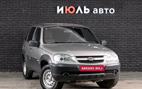 Chevrolet Niva I рестайлинг, 2017 год, 750 000 рублей, 3 фотография