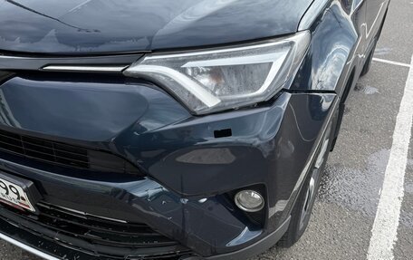 Toyota RAV4, 2018 год, 1 900 000 рублей, 5 фотография