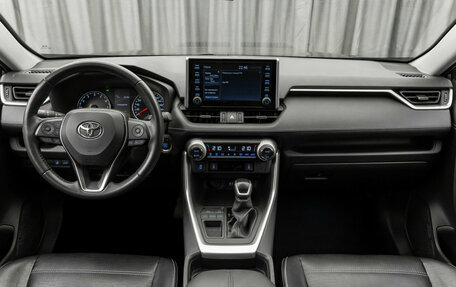 Toyota RAV4, 2020 год, 3 100 000 рублей, 8 фотография