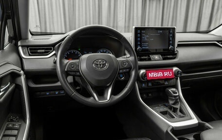 Toyota RAV4, 2020 год, 3 100 000 рублей, 7 фотография