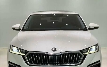 Skoda Octavia IV, 2023 год, 2 250 000 рублей, 2 фотография