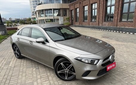 Mercedes-Benz A-Класс, 2019 год, 2 500 000 рублей, 2 фотография