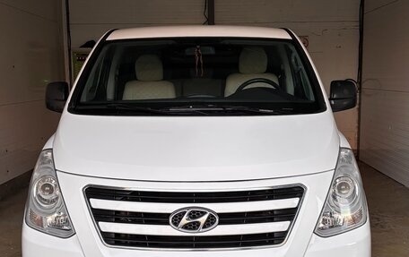 Hyundai H-1 II рестайлинг, 2018 год, 2 590 000 рублей, 1 фотография