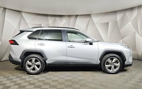 Toyota RAV4, 2019 год, 2 600 000 рублей, 6 фотография
