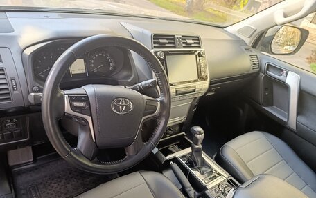 Toyota Land Cruiser Prado 150 рестайлинг, 2020 год, 6 200 000 рублей, 9 фотография