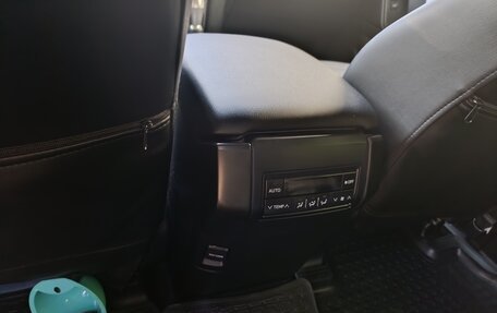 Toyota Land Cruiser Prado 150 рестайлинг, 2020 год, 6 200 000 рублей, 12 фотография
