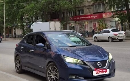 Nissan Leaf II, 2019 год, 1 700 000 рублей, 2 фотография