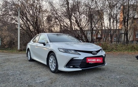 Toyota Camry, 2021 год, 3 100 000 рублей, 2 фотография