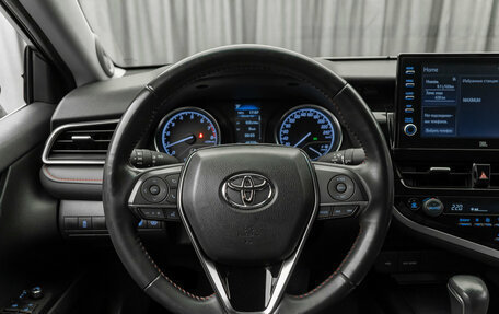 Toyota Camry, 2021 год, 3 490 000 рублей, 10 фотография