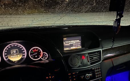 Mercedes-Benz E-Класс, 2011 год, 1 450 000 рублей, 4 фотография