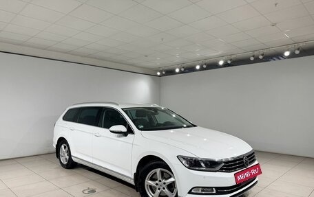 Volkswagen Passat B8 рестайлинг, 2019 год, 1 899 000 рублей, 3 фотография