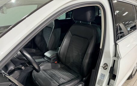 Volkswagen Passat B8 рестайлинг, 2019 год, 1 899 000 рублей, 13 фотография