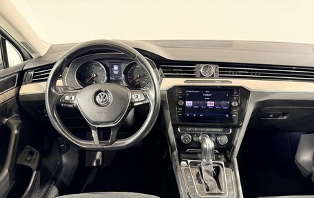 Volkswagen Passat B8 рестайлинг, 2019 год, 1 899 000 рублей, 9 фотография