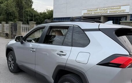 Toyota RAV4, 2022 год, 3 242 000 рублей, 4 фотография