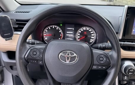 Toyota RAV4, 2022 год, 3 242 000 рублей, 7 фотография