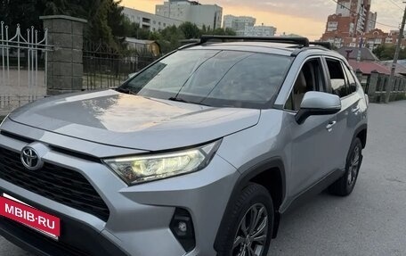 Toyota RAV4, 2022 год, 3 242 000 рублей, 5 фотография