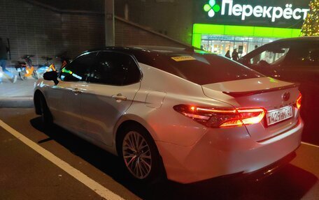Toyota Camry, 2021 год, 2 900 000 рублей, 3 фотография