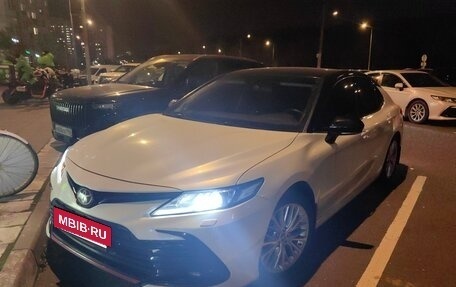 Toyota Camry, 2021 год, 2 900 000 рублей, 2 фотография