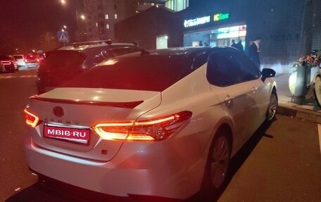 Toyota Camry, 2021 год, 2 900 000 рублей, 4 фотография