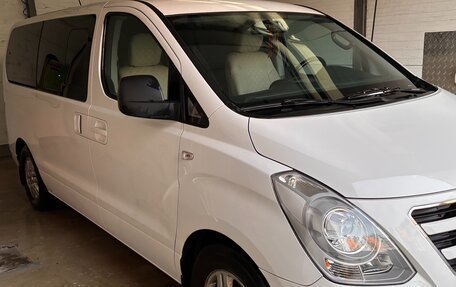 Hyundai H-1 II рестайлинг, 2018 год, 2 590 000 рублей, 2 фотография