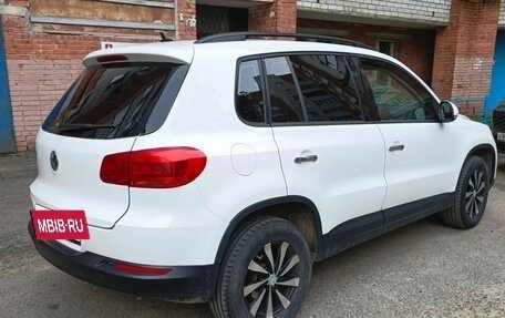 Volkswagen Tiguan I, 2013 год, 946 000 рублей, 3 фотография