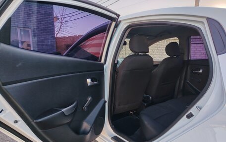 KIA Rio III рестайлинг, 2016 год, 885 000 рублей, 10 фотография