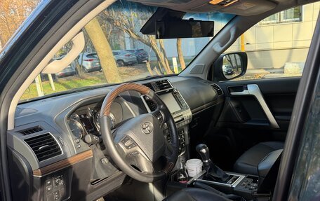 Toyota Land Cruiser Prado 150 рестайлинг, 2018 год, 7 000 000 рублей, 7 фотография
