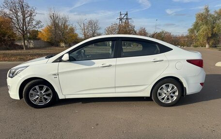 Hyundai Solaris II рестайлинг, 2016 год, 1 000 000 рублей, 2 фотография