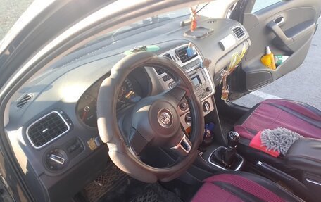 Volkswagen Polo VI (EU Market), 2013 год, 830 000 рублей, 3 фотография