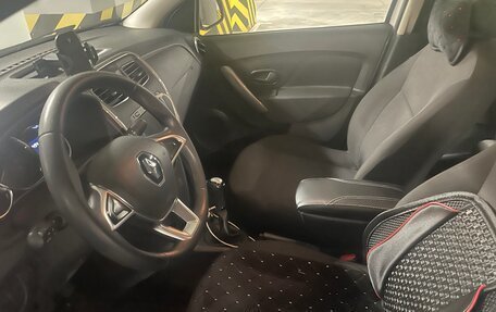Renault Logan II, 2020 год, 940 000 рублей, 9 фотография