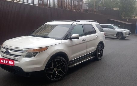 Ford Explorer V рестайлинг, 2012 год, 1 500 000 рублей, 9 фотография