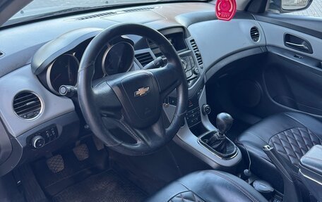Chevrolet Cruze II, 2011 год, 500 000 рублей, 10 фотография