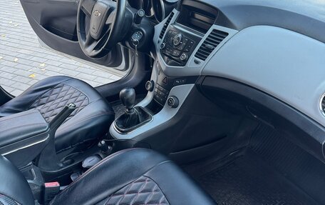 Chevrolet Cruze II, 2011 год, 500 000 рублей, 16 фотография