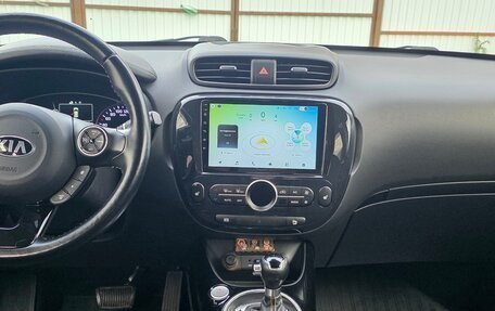 KIA Soul II рестайлинг, 2015 год, 1 400 000 рублей, 16 фотография