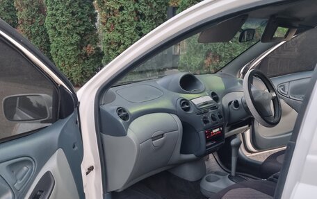 Toyota Vitz, 2001 год, 399 999 рублей, 18 фотография