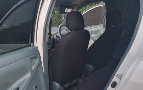 Toyota Vitz, 2001 год, 399 999 рублей, 17 фотография